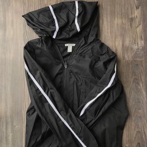 Jacket (windbreaker)